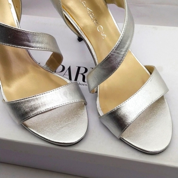 Caparros Silver Shoes NIB SZ 8 - Picture 4 of 10